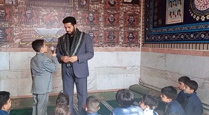 برگزاری مراسم روضه‌خوانی در مدرسه ناحیه ۲ کرمانشاه به مناسبت سالروز شهادت حضرت زهرا(س)