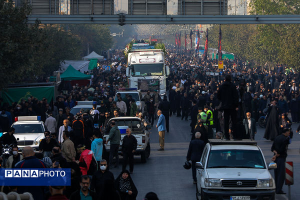 تشییع پیکر مطهر ۱۰۰ شهید گمنام