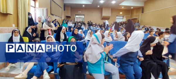 آیین تجلیل از برگزیدگان مسابقات قرآن عترت نماز در شیروان
