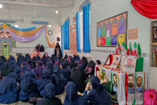 برگزاری مراسم بزرگداشت سالروز عملیات طوفان‌الاقصی در دبیرستان دخترانه علوم و معارف اسلامی صدرا