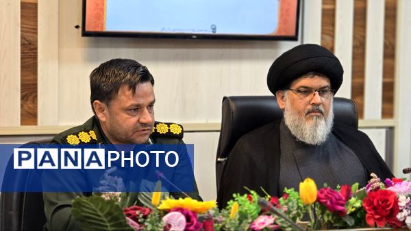 دیدار مدیران و فرماندهان بسیج دانش‌آموزی با امام جمعه بافق