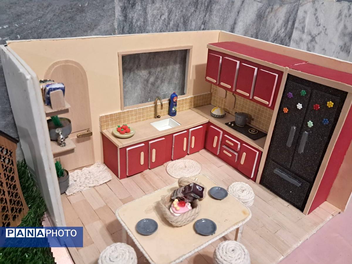 نمایشگاه هنری مدرسه انیس خوش قدم 