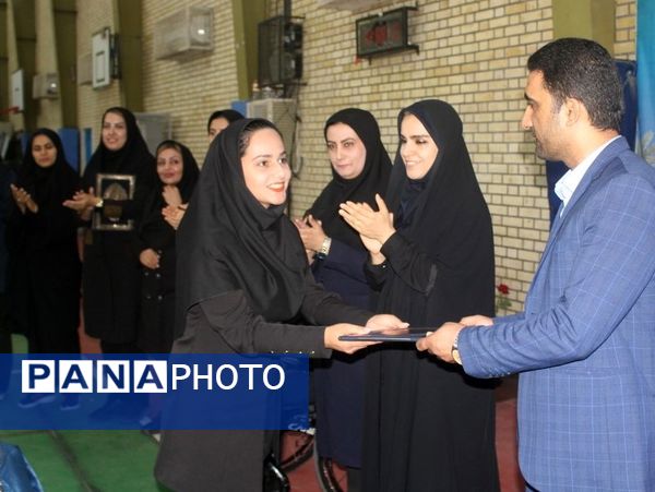 مسابقات تنیس روی میز فرهنگیان یادواره شهدای تربیت‌بدنی در سالن آزادگان استان بوشهر 