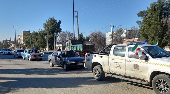 مراسم رژه خودرویی در شهرستان هلیلان برگزار شد 
