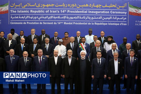 ورود مهمانان مراسم تحلیف رئیس‌جمهوری به مجلس شورای اسلامی 