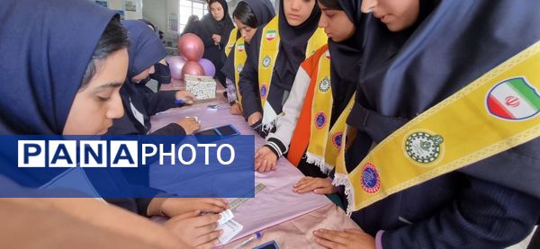 انتخابات شورای دانش آموزی در دبیرستان نرجس 