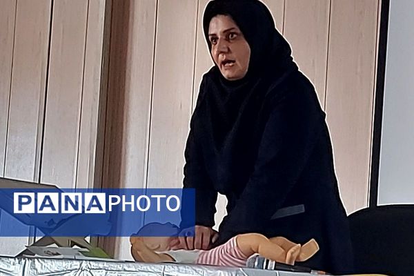 برگزاری نشست هماندیشی مراقبین سلامت با محوریت ارتقای سبک زندگی سالم در ملارد