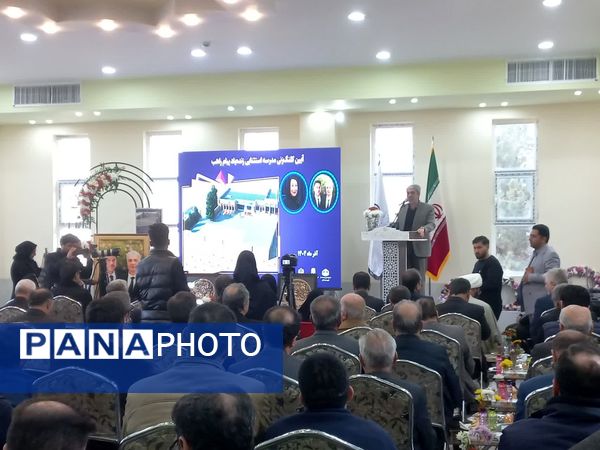 کلنگ نخستین مدرسه زنده‌یاد پیام راهب در قمصر به زمین زده شد