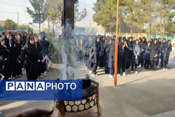 آغاز سال تحصیلی جدید و گرامیداشت هفته دفاع مقدس در دبیرستان شهید مجید دهنوی نیشابور