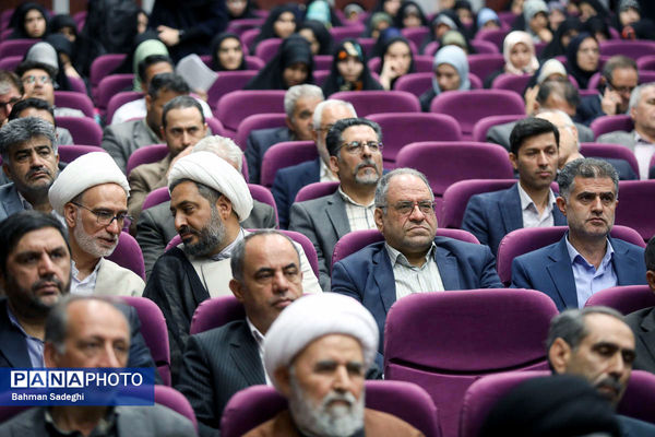 مراسم گرامیداشت روز معلم و تجلیل از اساتید نمونه دانشگاه فرهنگیان