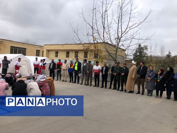 برگزاری مانور زلزله در شهرستان رازوجرگلان 