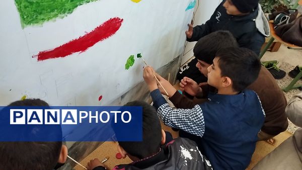مسابقه نقاشی با موضوع دهه فجر در آموزشگاه ولایت شهرستان فریمان