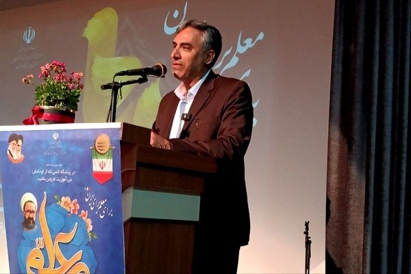 معلمان معماران تمدن‌سازی هستند