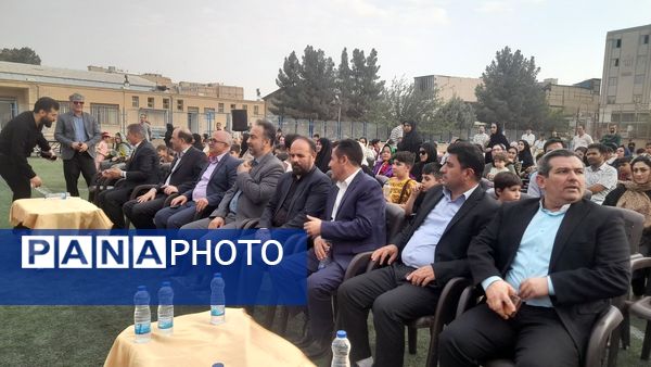افتتاح میدان پویا با شعار دانش‌آموز پویا، خانواده بانشاط، جامعه سالم در ناحیه 4 کرج 
