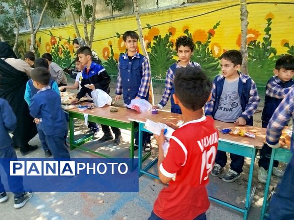 برگزاری بازارچه درون مدرسه‌ای در دبستان مبین شیروان
