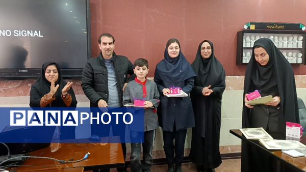 مراسم تجلیل از پژوهشگران برتر با موضوع دنیای بدون دخانیات در شهرستان رباط‌کریم