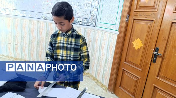 فعالیت دانش آموزان در جلسه انجمن اولیا و مربیان دبیرستان پسرانه متوسطه اول عبدالحسین قفلی