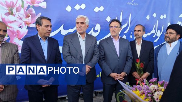 استقبال از برگزیدگان شانزدهمین المپیاد ملی فرش دستباف در مشهد