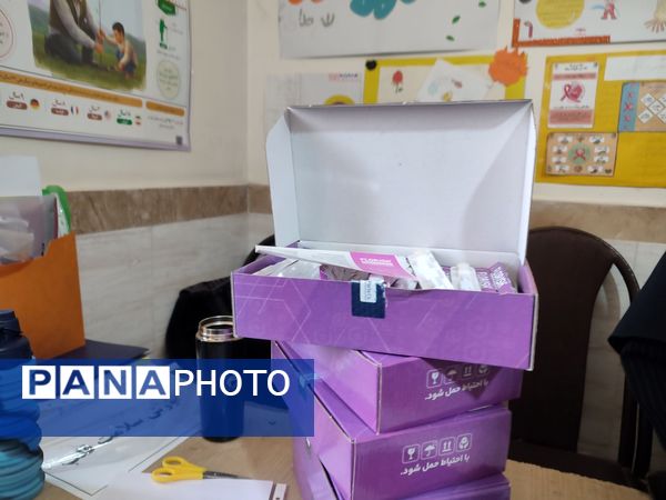 اجرای طرح سلامت دهان و دندان و فلوراید تراپی در مدرسه مریم بهارستان دو 