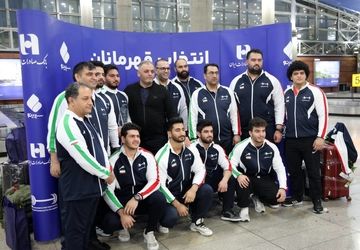بازگشت تیم ملی وزنه‌برداری با جام قهرمانی‌