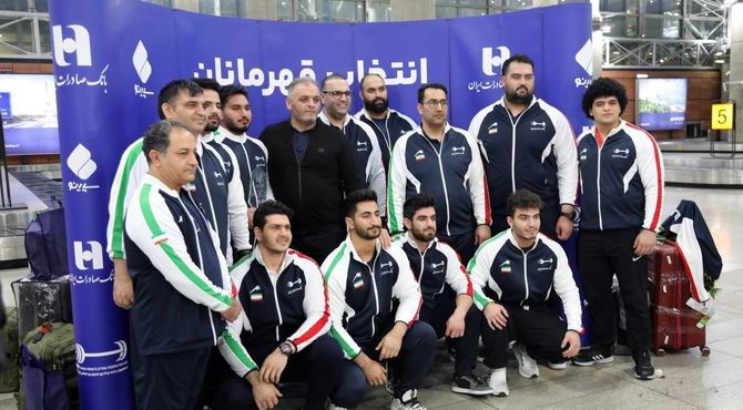 بازگشت تیم ملی وزنه‌برداری با جام قهرمانی‌