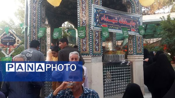 گلباران مزار شهدای سادات در قم