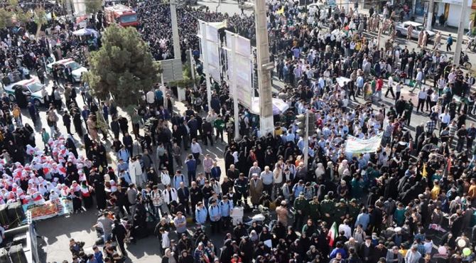 حماسه حضور دانش‌آموزان قرچک در راهپیمایی یوم‌الله ۱۳ آبان