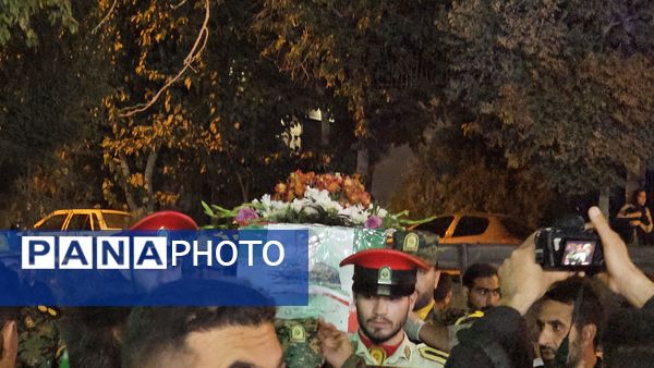 پیکر شهید فاتحی، در آغوش مجلس حسینی آرام گرفت 