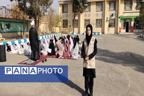 اقامه نماز باران در دبیرستان شهید مجید دهنوی نیشابور 