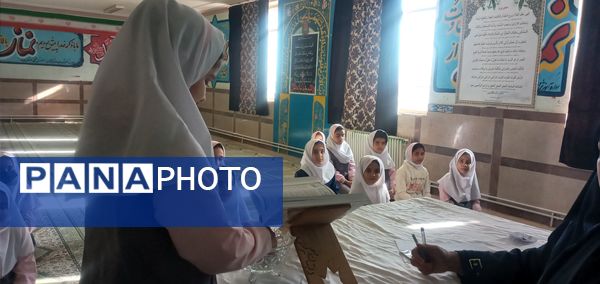 مسابقات حفظ قرآن کریم در دبستان نرگس شهر توحید 