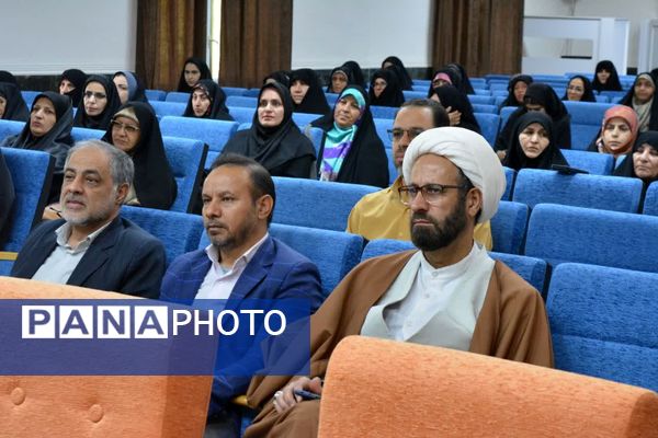 کارگاه تدبر در قرآن کریم با حضور حجتالاسلام قدرتی در خرمآباد