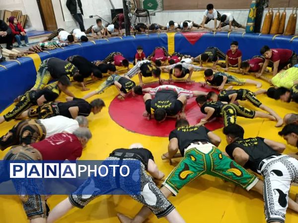 مراسم زورخانه‌ای به‌مناسبت ولادت حضرت علی (ع) در ابرکوه