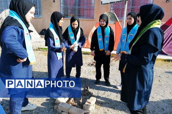 جشن انقلاب در دبیرستان حضرت فاطمه (س) و هنرستان عفاف، شهر تیتکانلو