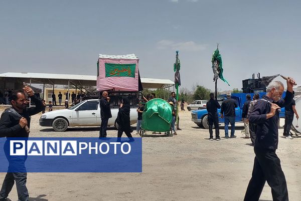 مراسم عزاداری و زنجیرزنی روز عاشورا در روستای جعفرآباد بوانات
