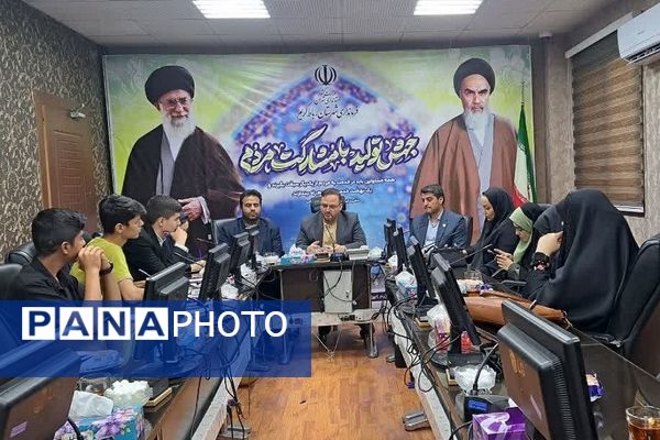 نشست صمیمی فرماندار شهرستان رباط کریم با دانش‌آموزان نخبه فرهنگی و خبرنگاران پانا