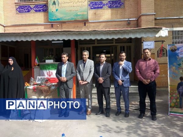 جشن آغاز سال تحصیلی در دبیرستان دخترانه حاتمی 