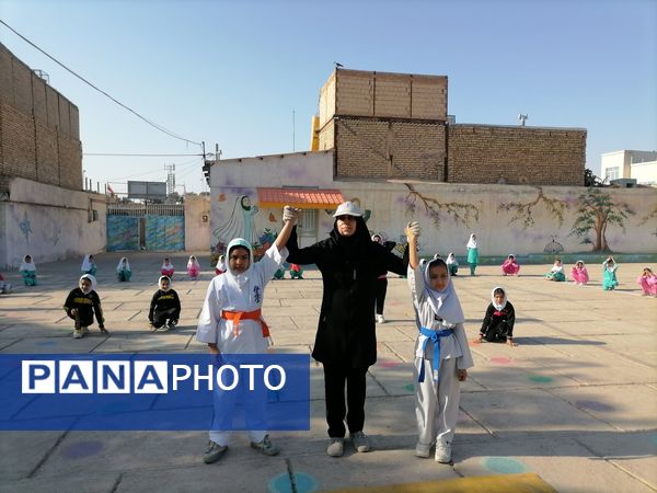 المپیاد ورزشی در مدرسه شهید نجفیان خلیل آباد 