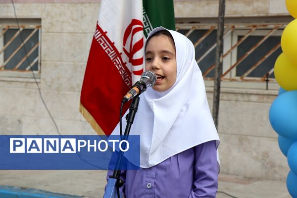 آیین گرامیداشت مقام معلم و به صدا درآوردن زنگ سپاس معلم در مدرسه شهید مرادی و شهید کلانتری پاکدشت
