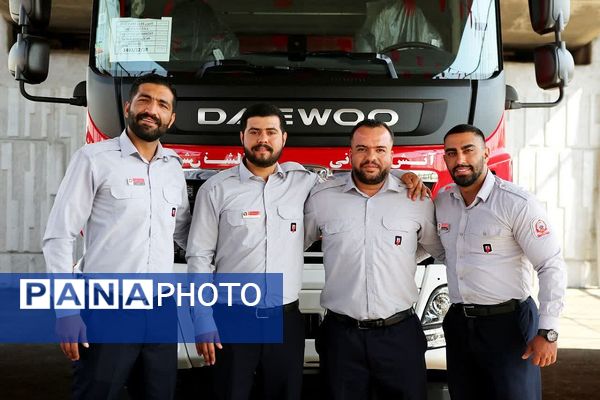 مراسم تجلیل از آتش نشانان فداکار شهر کهریزک و آیین رونمایی از خودروهای لجستیک و عملیاتی سازمان آتش نشانی و خدمات ایمنی شهرداری کهریزک