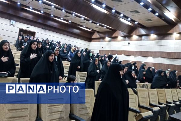 همایش‌مادران‌قهرمان‌پرور‌ در‌ سالن‌‌ باقرالعلوم‌ شهرستان قدس