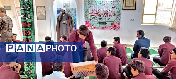 جشن ولادت حضرت فاطمه زهرا (س) در دبیرستان نمونه دولتی آیت الله خامنه ای 