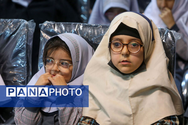 حضور تولیت آستان قدس رضوی در جمع دانش‌آموزان با آسیب بینایی مشهد