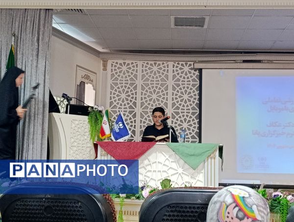 کارگاه خبرنگاری موبایلی با  مدیر عامل خبرگزاری پانا در مشهد 