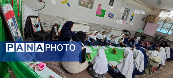 محفل انس با قرآن در ماه مبارک رمضان در مدرسه شهید خاقانی شیروان