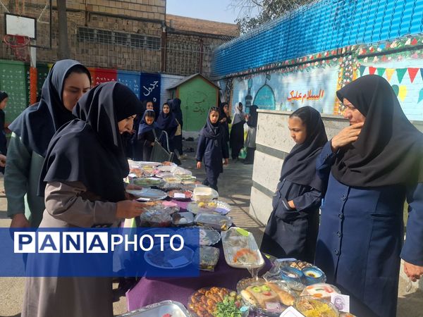 طعم همدلی، عطر امید در جشنواره غذای سلامت روان در مدرسه مهندس رحمانی فرد ناحیه یک مشهد مقدس