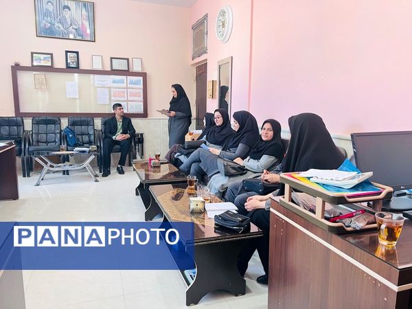 برگزاری روز اول کارگاه توانا با حضور جمعی از معلمان در سملقان