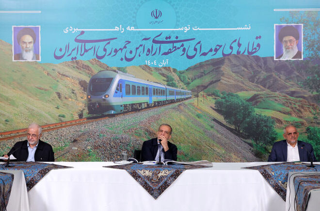 تأکید رئیس جمهور بر تکمیل خطوط و اتصال ایستگاه‌های قطار حومه‌ای و مترو برای استفاده توأمان مردم