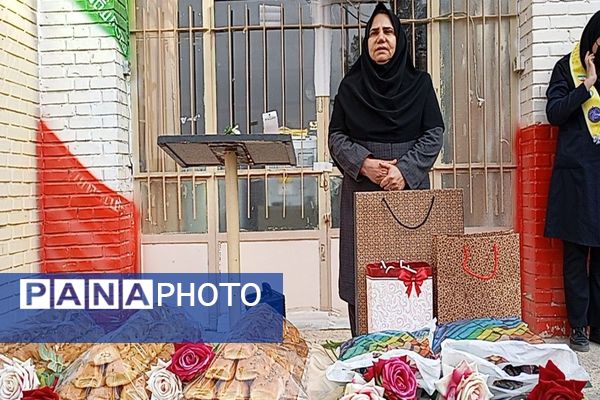 جشنی باشکوه به‌مناسبت ولادت حضرت علی (ع) و روز پدر در دبیرستان شهید مجید دهنوی 