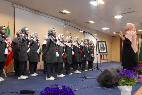 برگزاری چهل‌وسومین جشنواره فرهنگی و هنری فردا در البرز