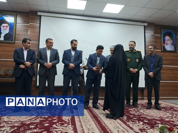 تجلیل از برترین‌های کنکور در قائمشهر
